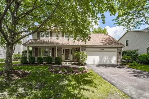 2560 Brockton Cir, Naperville, IL 60565