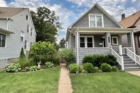435 Circle Ave, Forest Park, IL 60130