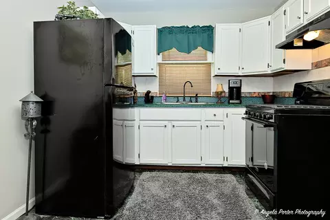 Kitchen - 4517 Clearview Dr, Mchenry, IL 60050 photo 1 of 1