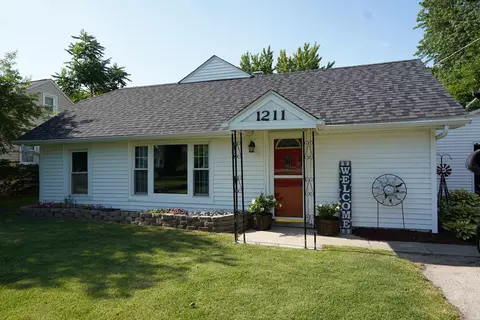 1211 Ridgeway Ave, Aurora, IL 60506 photo 1