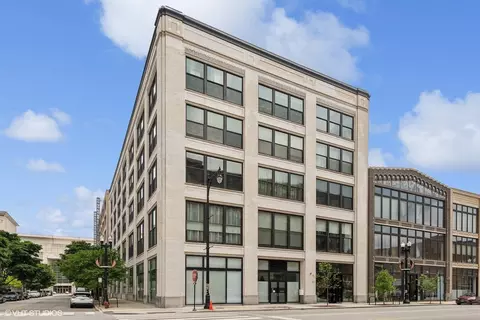 2303 S Michigan Ave #314, Chicago, IL 60616