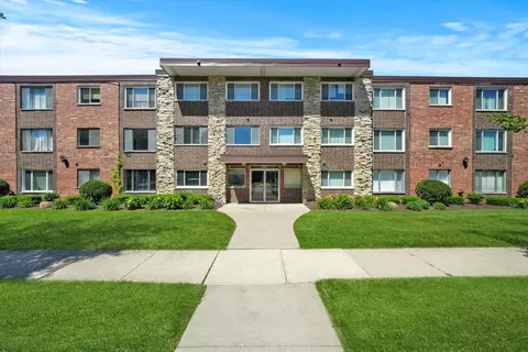 10210 Washington Ave #205, Oak Lawn, IL 60453