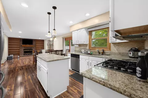 797 Cheyenne Ln, Elgin, IL 60123 photo 16
