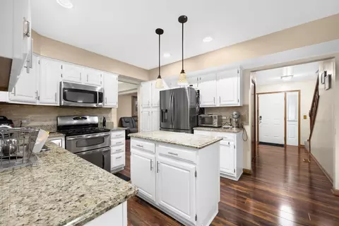 797 Cheyenne Ln, Elgin, IL 60123 photo 13