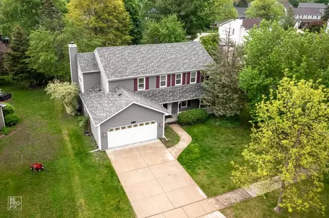 797 Cheyenne Ln, Elgin, IL 60123 photo 2