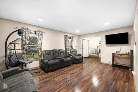 797 Cheyenne Ln, Elgin, IL 60123 photo 7
