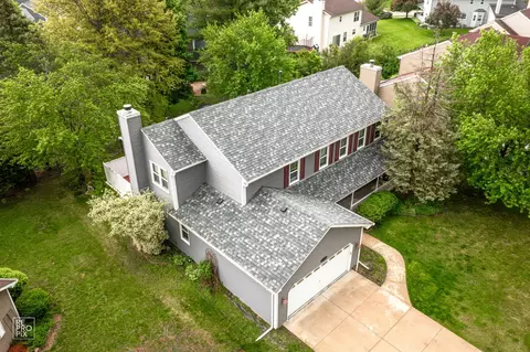 797 Cheyenne Ln, Elgin, IL 60123