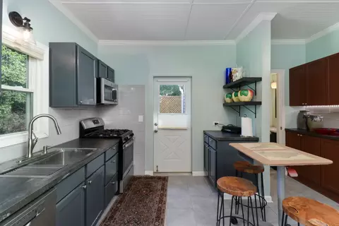 Kitchen - 914 E Locust St, Bloomington, IL 61701 photo 4 of 5