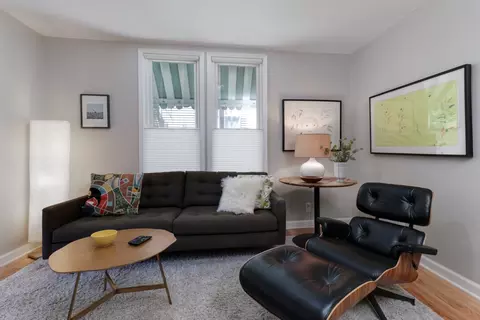 Living - 914 E Locust St, Bloomington, IL 61701 photo 3 of 3