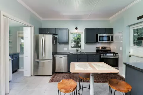 Kitchen - 914 E Locust St, Bloomington, IL 61701 photo 2 of 5