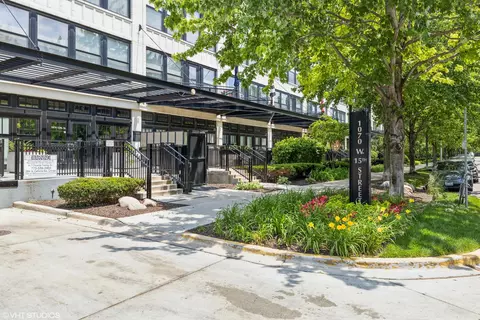 1070 W 15th St #358, Chicago, IL 60608