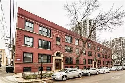 3172 N Pine Grove Ave #2, Chicago, IL 60657