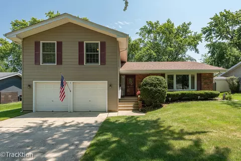 2 S661 Devonshire Ln, Glen Ellyn, IL 60137