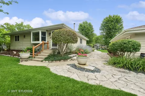 203 Eastwood Ct, Port Barrington, IL 60010