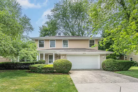 623 W Golf Rd, Libertyville, IL 60048