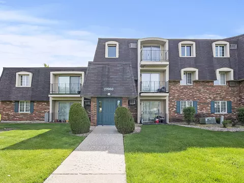 17963 Huntleigh Ct #304, Country Club Hills, IL 60478