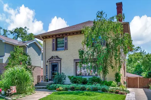 10217 S Hoyne Ave, Chicago, IL 60643