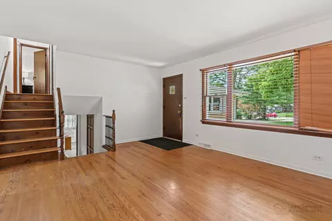1011 Valewood Rd, Bartlett, IL 60103 photo 3