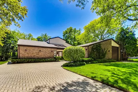 2007 W Mark Ter, Mount Prospect, IL 60056
