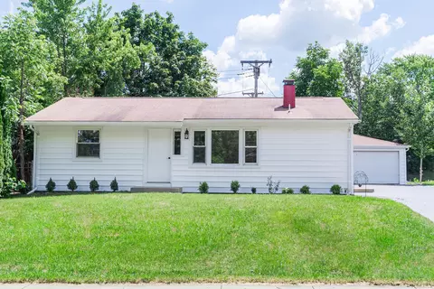 336 Amarillo Dr, Carpentersville, IL 60110