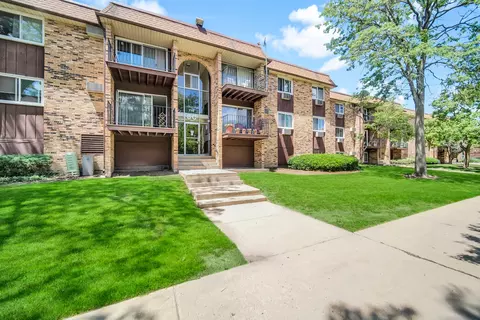 710 Hill Dr #108, Hoffman Estates, IL 60169