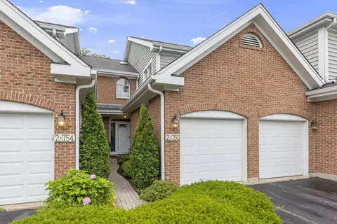 2 S750 Lakeside Dr, Glen Ellyn, IL 60137