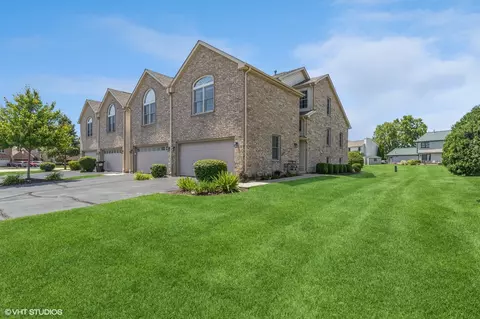 5824 Fieldstone Trl, Mchenry, IL 60050