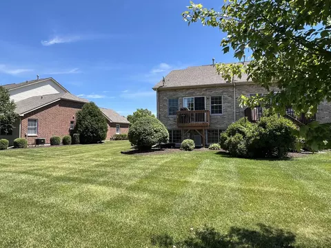 Exterior - 5824 Fieldstone Trl, Mchenry, IL 60050 photo 4 of 7