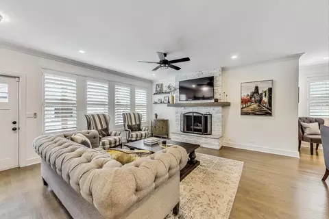 Living - 240 E Adams St, Elmhurst, IL 60126 photo 2 of 3