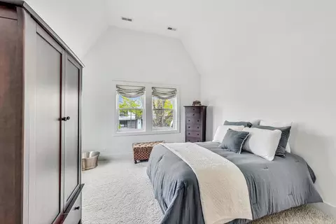 Bedroom - 240 E Adams St, Elmhurst, IL 60126 photo 3 of 5