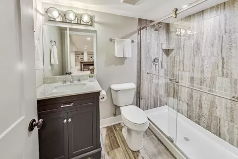 Bath - 240 E Adams St, Elmhurst, IL 60126 photo 7 of 7
