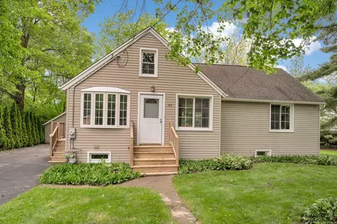 46 Maple Ave, Lake Zurich, IL 60047