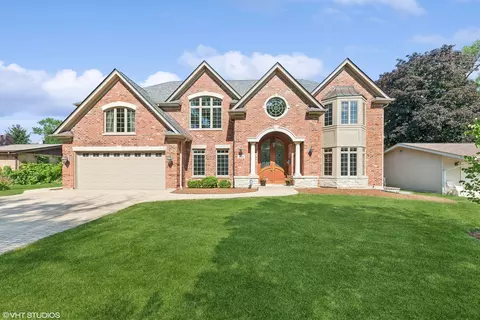 1221 N Illinois Ave, Arlington Heights, IL 60004