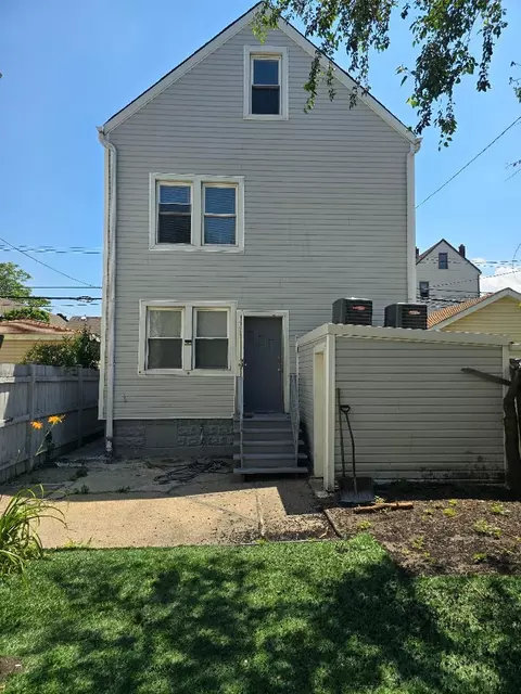 3009 W 39th Pl, Chicago, IL 60632