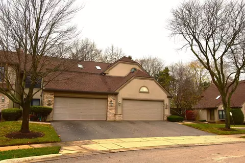 30 Ascot Cir #30, Schaumburg, IL 60194