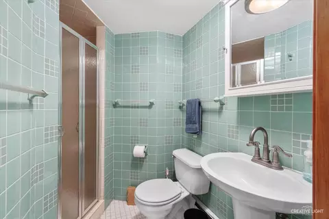 Bath - 116 Hickory Loop Dr, Sandwich, IL 60548 photo 1 of 2