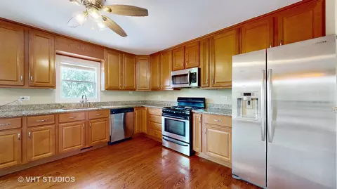 Kitchen - 16632 76th Ave, Tinley Park, IL 60477 photo 3 of 3