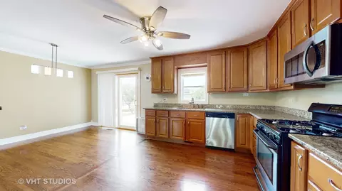 Kitchen - 16632 76th Ave, Tinley Park, IL 60477 photo 2 of 3