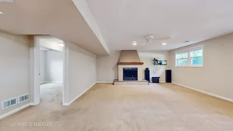 Living - 16632 76th Ave, Tinley Park, IL 60477 photo 4 of 5