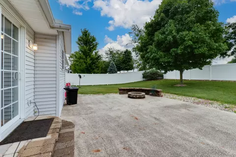 Exterior - 2201 Dawson Dr, Normal, IL 61761 photo 3 of 8