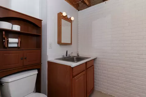 Bath - 2201 Dawson Dr, Normal, IL 61761 photo 3 of 3