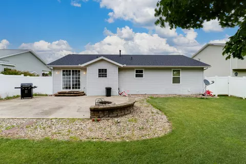 Exterior - 2201 Dawson Dr, Normal, IL 61761 photo 6 of 8
