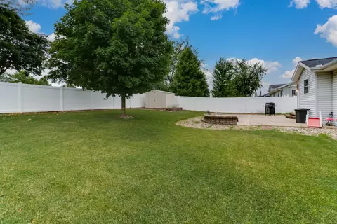 Exterior - 2201 Dawson Dr, Normal, IL 61761 photo 7 of 8