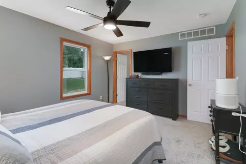 Bedroom - 2201 Dawson Dr, Normal, IL 61761 photo 2 of 3