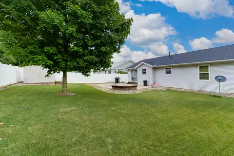 Exterior - 2201 Dawson Dr, Normal, IL 61761 photo 4 of 8