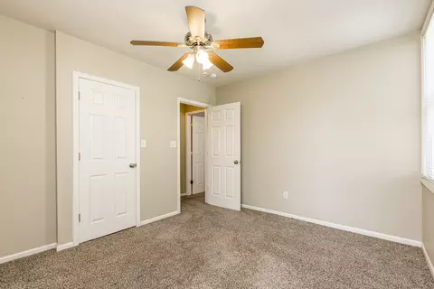 803 Bunn St, Bloomington, IL 61701 photo 17