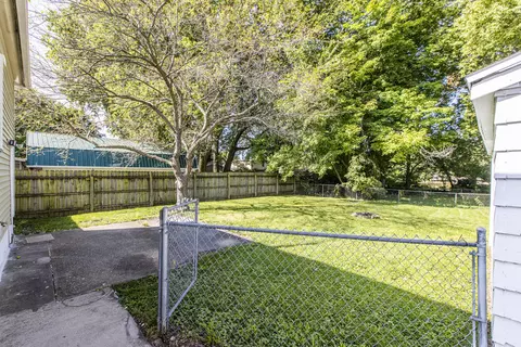 803 Bunn St, Bloomington, IL 61701 photo 22