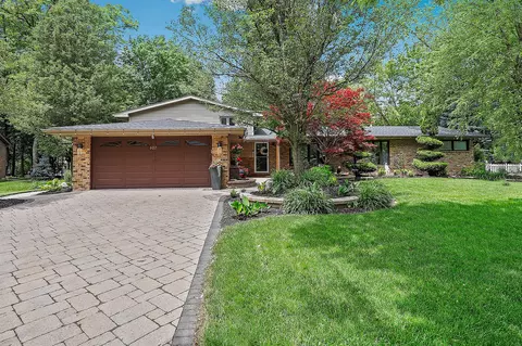 607 Tanglewood Ln, Frankfort, IL 60423