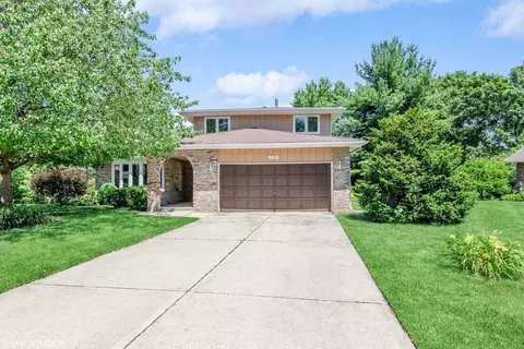 2302 Josephine Ct, Palatine, IL 60067