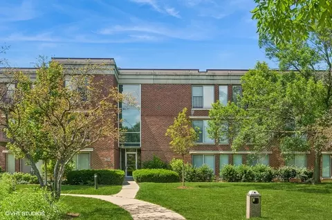 392 Kelburn Rd #222, Deerfield, IL 60015